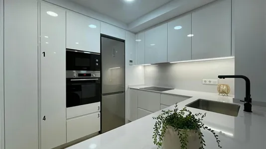 Rooms in El Prat de Llobregat - photo 9