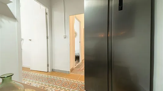 Rooms in Barcelona Ciutat Vella - photo 10