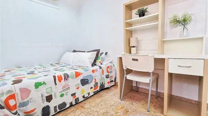 Room for rent in Madrid Moncloa-Aravaca, Madrid