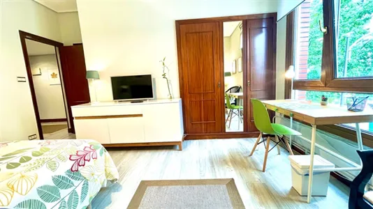 Rooms in Bilbao - photo 8