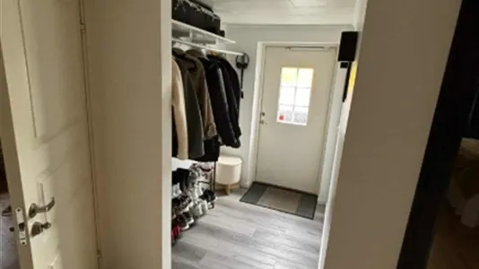 Houses in Örebro - photo 8