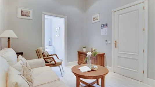 Rooms in Madrid Centro - photo 4