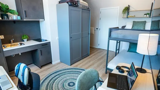 Rooms in Granada - photo 1