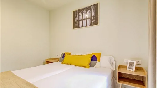 Apartments in Barcelona Ciutat Vella - photo 2