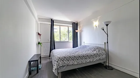 Apartments in Nanterre - photo 8