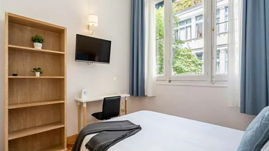 Rooms in Madrid Centro - photo 9