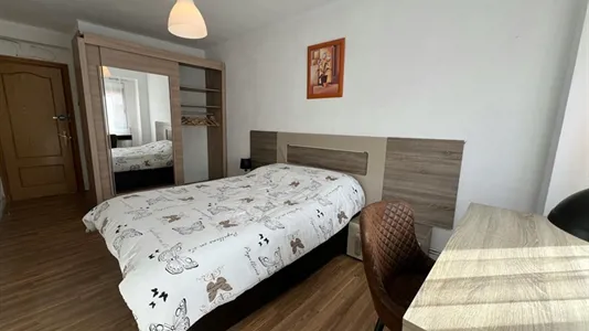 Rooms in Zaragoza - photo 2