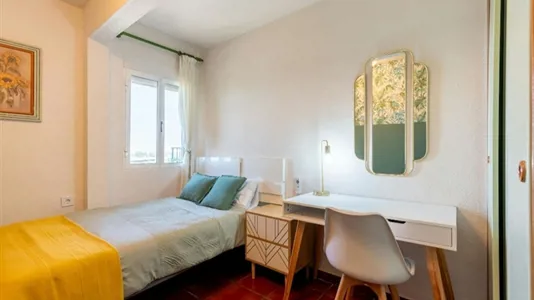 Rooms in San Juan de Aznalfarache - photo 2