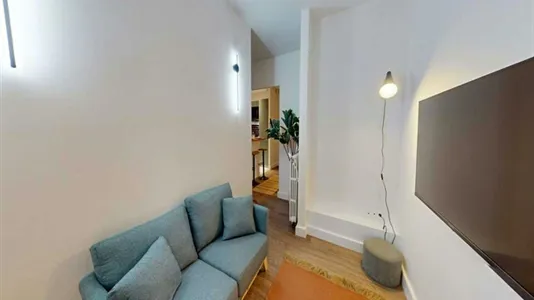 Rooms in Paris 8ème arrondissement - photo 10