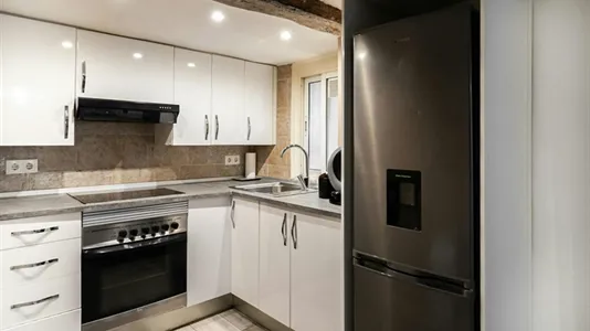 Apartments in Barcelona Ciutat Vella - photo 9