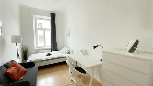 Rooms in Vienna Favoriten - photo 4