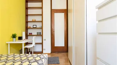 Room for rent in Milano Zona 4 - Vittoria, Forlanini, Milan