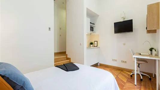 Rooms in Madrid Centro - photo 6