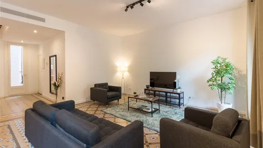 Apartments in Barcelona Ciutat Vella - photo 4