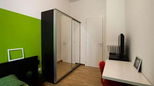Rooms in Milano Zona 8 - Fiera, Gallaratese, Quarto Oggiaro - photo 2