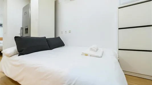 Apartments in Madrid Ciudad Lineal - photo 8