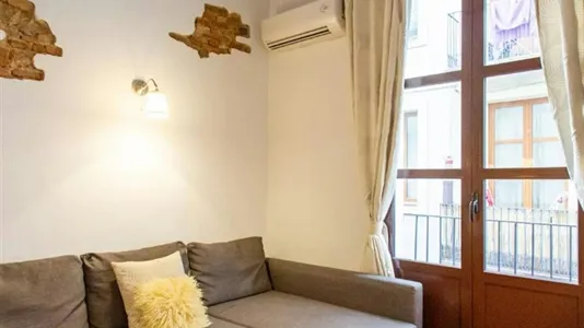 Apartments in Barcelona Ciutat Vella - photo 4