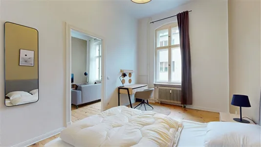 Apartments in Berlin Tempelhof-Schöneberg - photo 2
