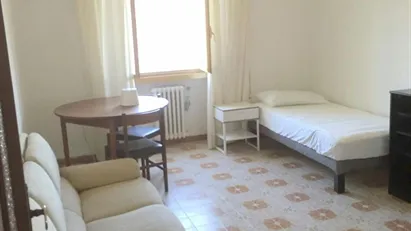 Room for rent in Roma Municipio VII – Appio-Latino/Tuscolano/Cinecittà, Rome