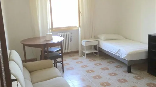 Rooms in Roma Municipio VII – Appio-Latino/Tuscolano/Cinecittà - photo 1