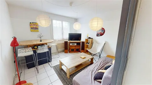 Rooms in Grenoble - photo 2