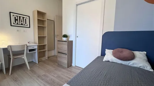 Rooms in Milano Zona 8 - Fiera, Gallaratese, Quarto Oggiaro - photo 2