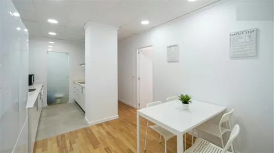 Rooms in Valencia Ciutat Vella - photo 5