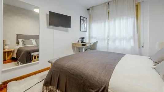 Rooms in Madrid Ciudad Lineal - photo 2