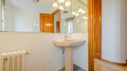 Rooms in Madrid Retiro - photo 9