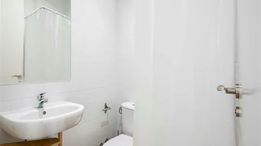 Rooms in Madrid Centro - photo 10