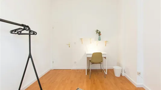 Rooms in Berlin Charlottenburg-Wilmersdorf - photo 4