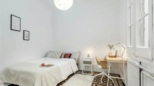 Rooms in Barcelona Eixample - photo 1