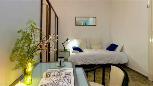 Rooms in Barcelona Ciutat Vella - photo 5
