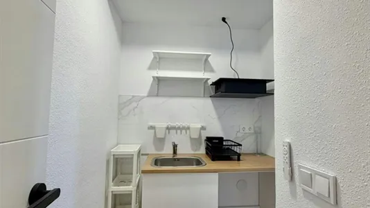 Rooms in Mislata - photo 7