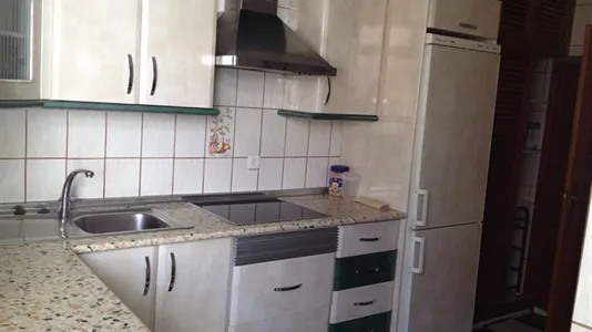 Rooms in Málaga - photo 4