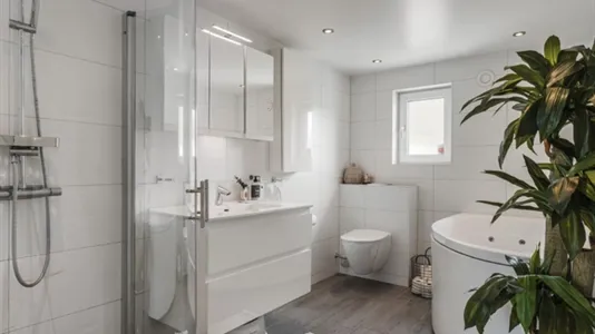 Houses in Örebro - photo 7