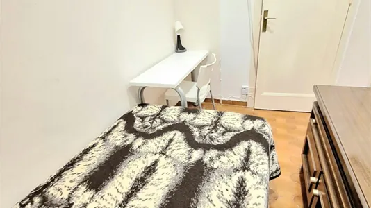 Rooms in Barcelona Sants-Montjuïc - photo 4