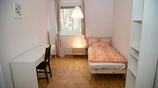 Rooms in Hamburg Wandsbek - photo 1