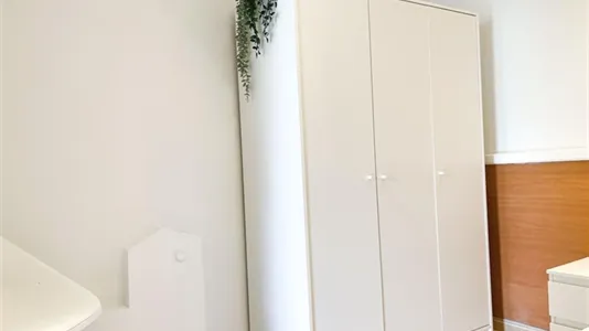 Rooms in Barcelona Ciutat Vella - photo 4