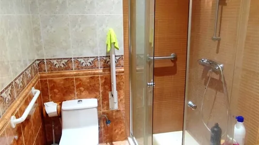 Rooms in Almería - photo 8
