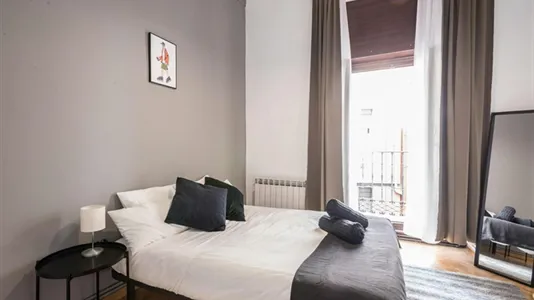 Rooms in Madrid Centro - photo 1