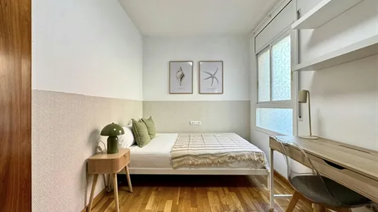 Rooms in Barcelona Eixample - photo 2