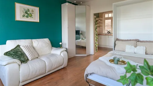 Apartments in Amsterdam Centrum - photo 1