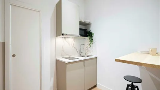 Rooms in Madrid Centro - photo 7