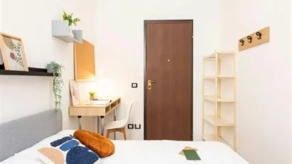 Room for rent in Milano Zona 5 - Vigentino, Chiaravalle, Gratosoglio, Milan