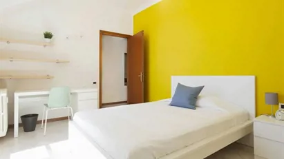 Room for rent in Milano Zona 6 - Barona, Lorenteggio, Milan