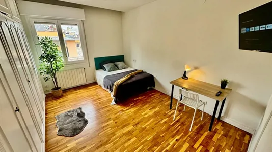 Rooms in Barcelona Ciutat Vella - photo 2