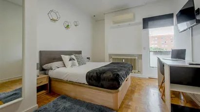Room for rent in Madrid Chamartín, Madrid