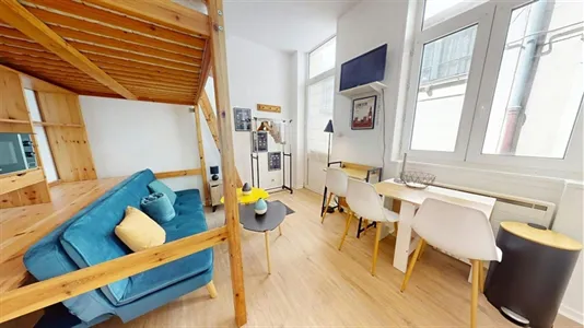 Apartments in Lyon - photo 2
