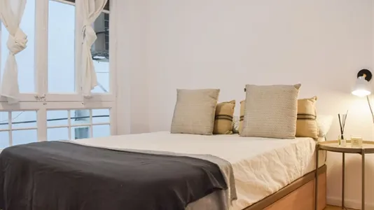 Rooms in Barcelona Eixample - photo 4